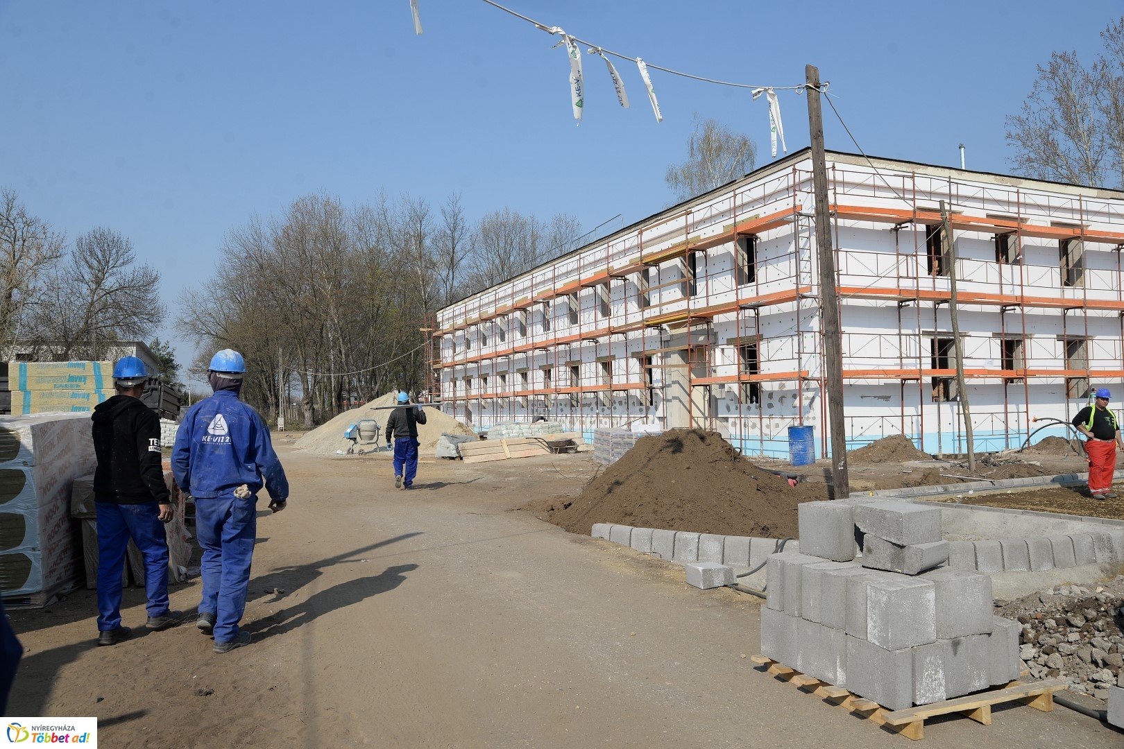 Barnamezős beruházás a Tiszavasvári úton