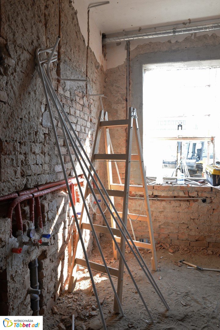 Barnamezős beruházás a Tiszavasvári úton