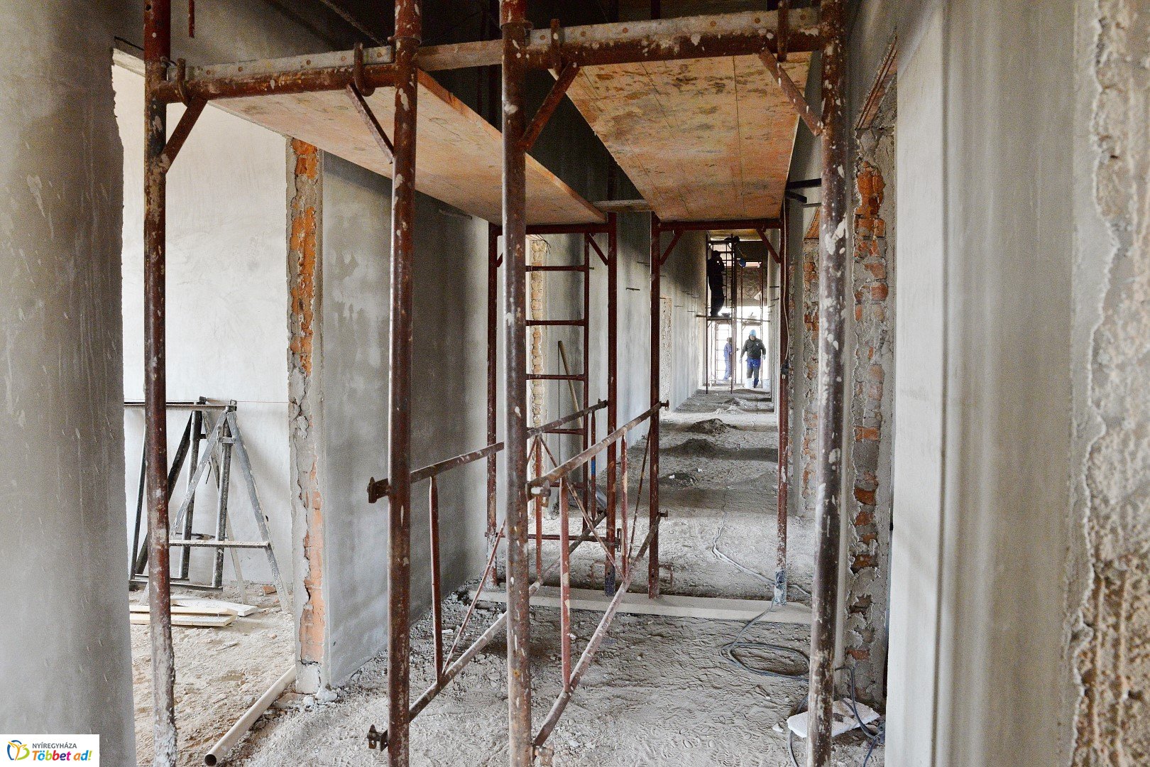 Barnamezős beruházás a Tiszavasvári úton