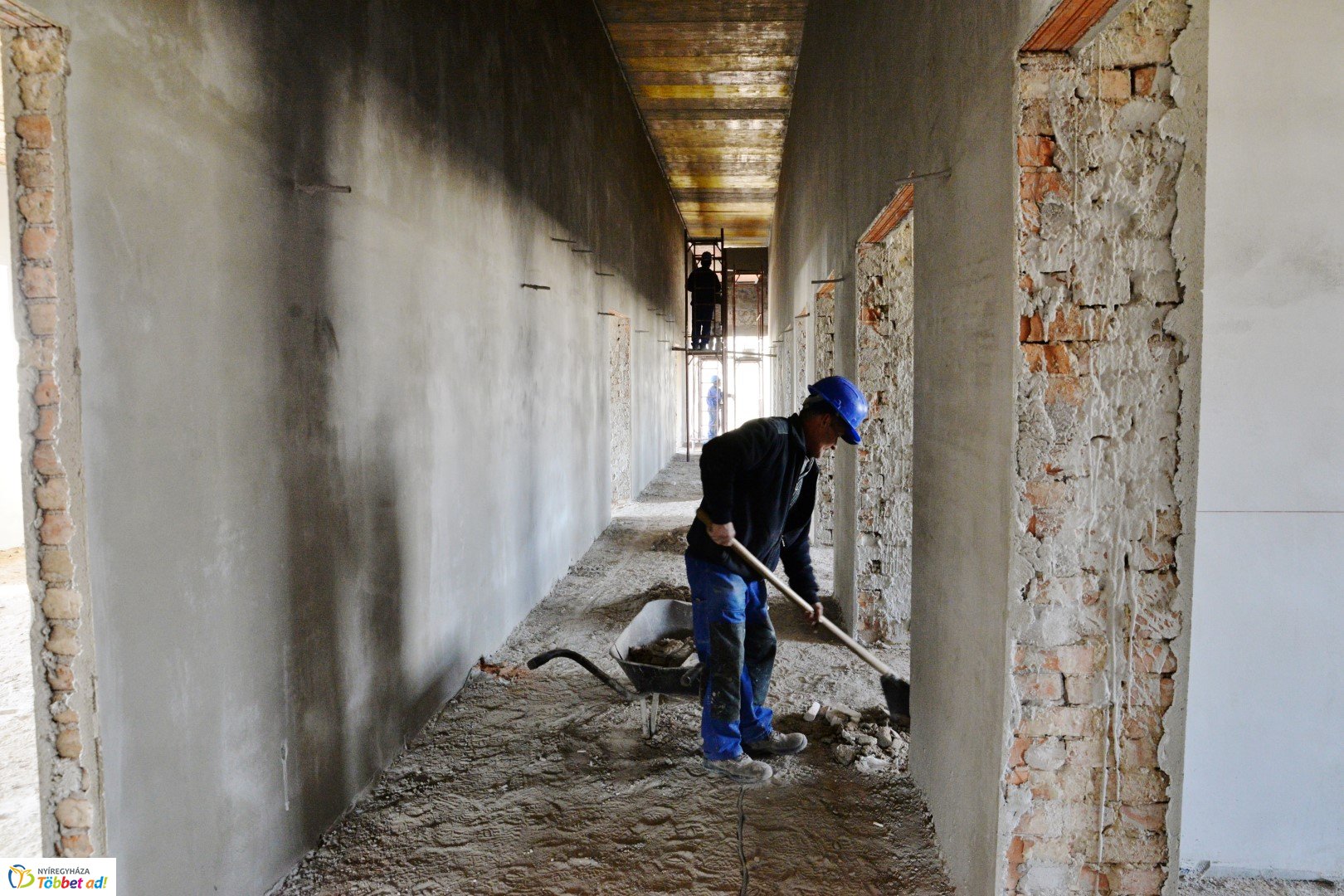 Barnamezős beruházás a Tiszavasvári úton