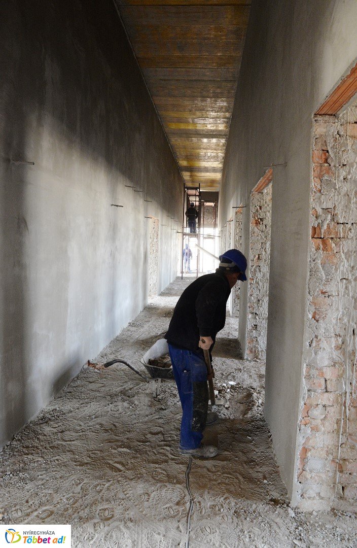 Barnamezős beruházás a Tiszavasvári úton