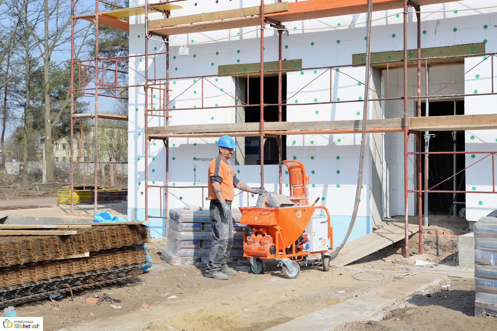 Barnamezős beruházás a Tiszavasvári úton