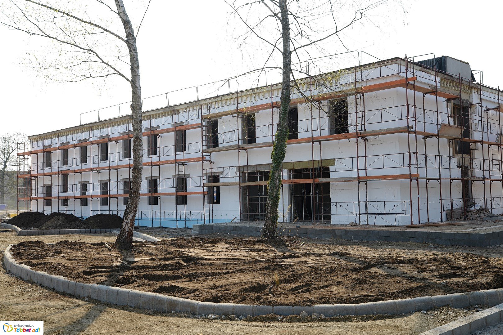 Barnamezős beruházás a Tiszavasvári úton