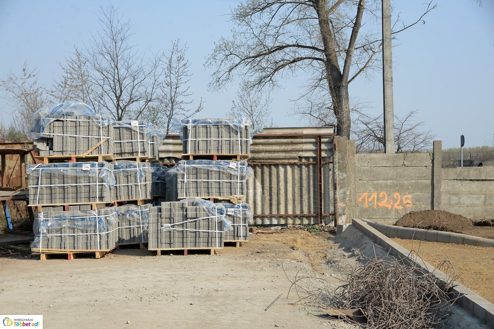 Barnamezős beruházás a Tiszavasvári úton