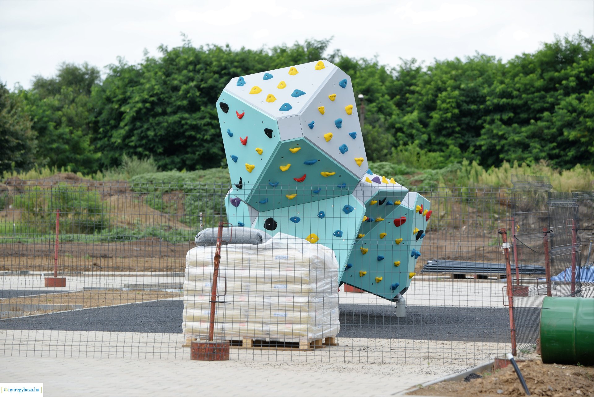 Barnamezős beruházás második ütem - készül a Tagló utcán a szabadidőpark