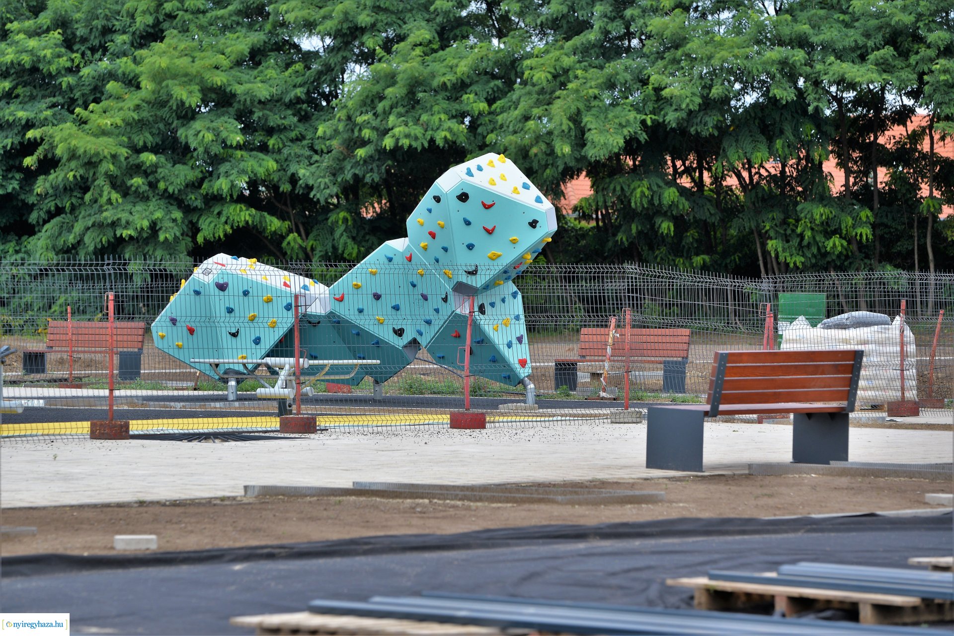 Barnamezős beruházás második ütem - készül a Tagló utcán a szabadidőpark