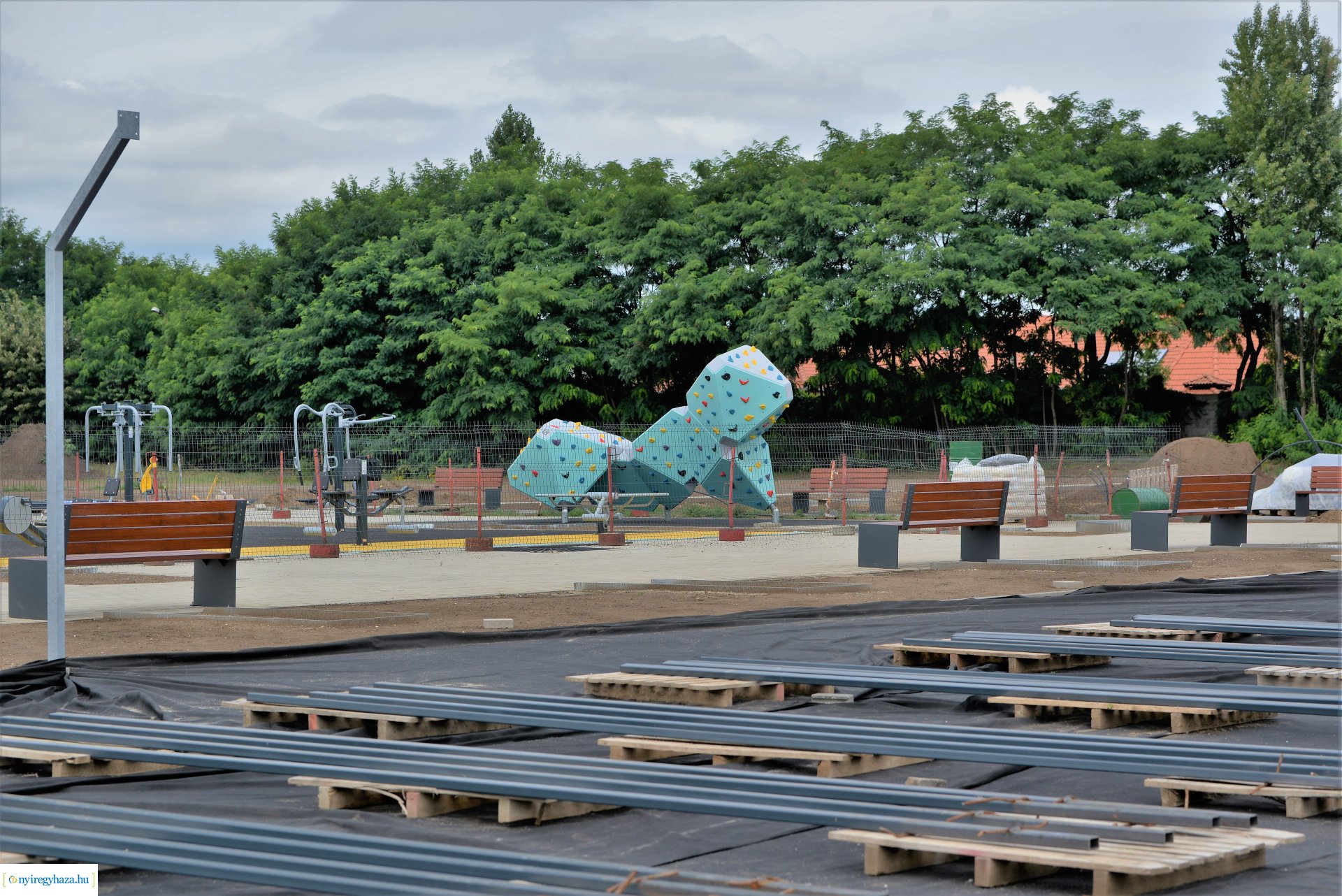 Barnamezős beruházás második ütem - készül a Tagló utcán a szabadidőpark