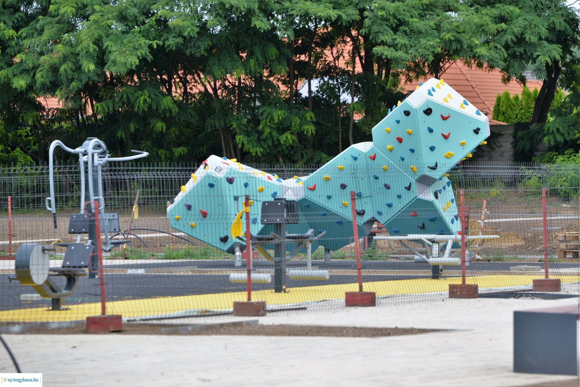 Barnamezős beruházás második ütem - készül a Tagló utcán a szabadidőpark