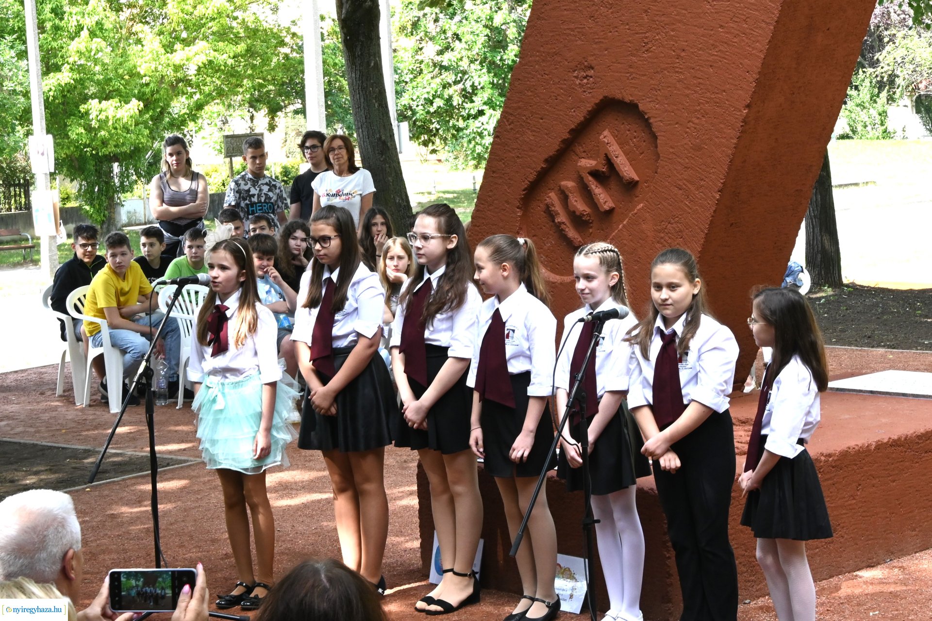 Barzó Mihály emléke előtt tisztelegtek a Robinson-dombon