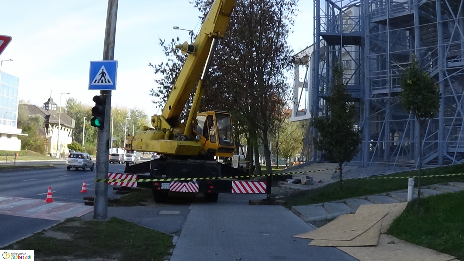 Befejeződött a daruzás a VMKK előtt