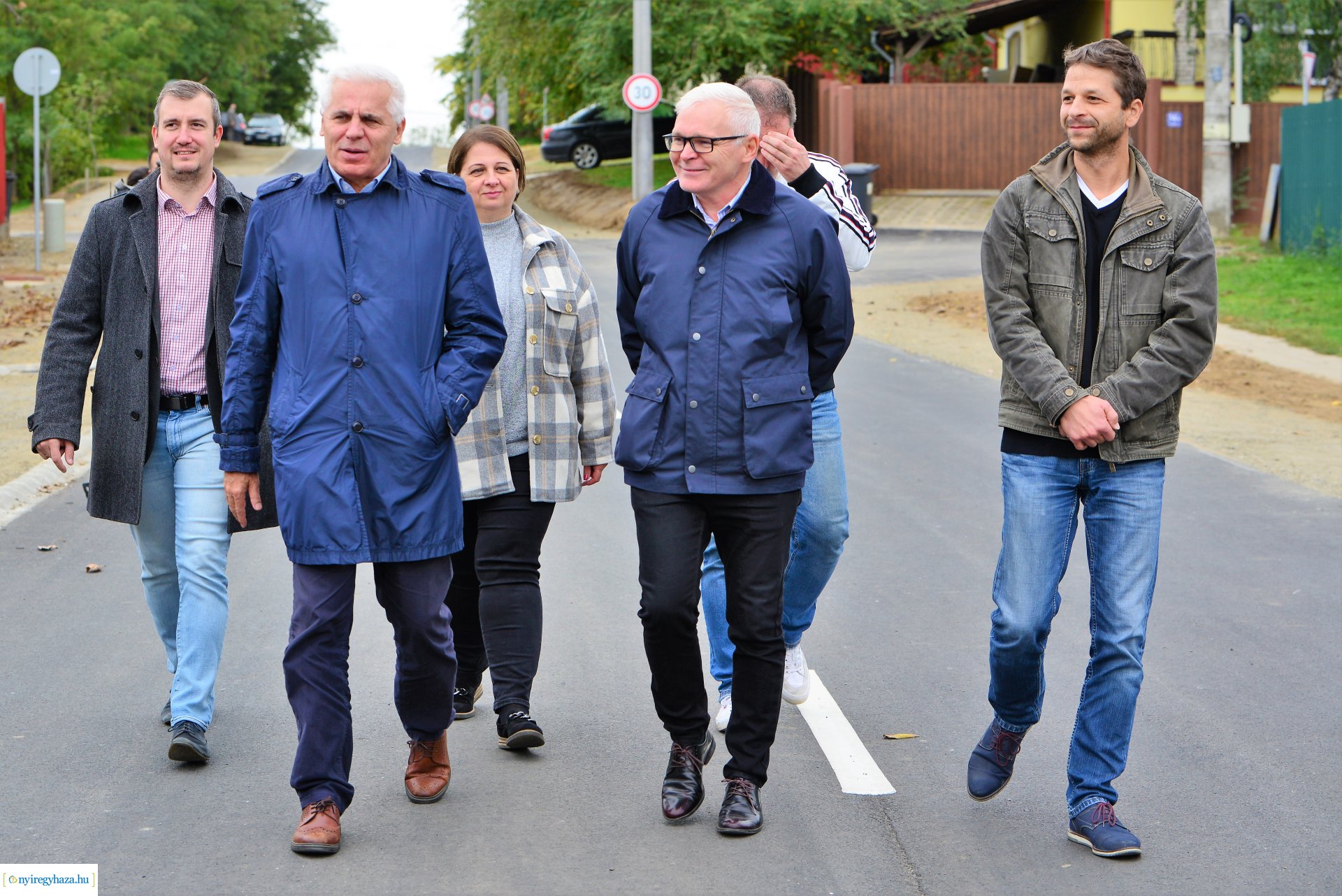 Bejárás a Kacagó utcán