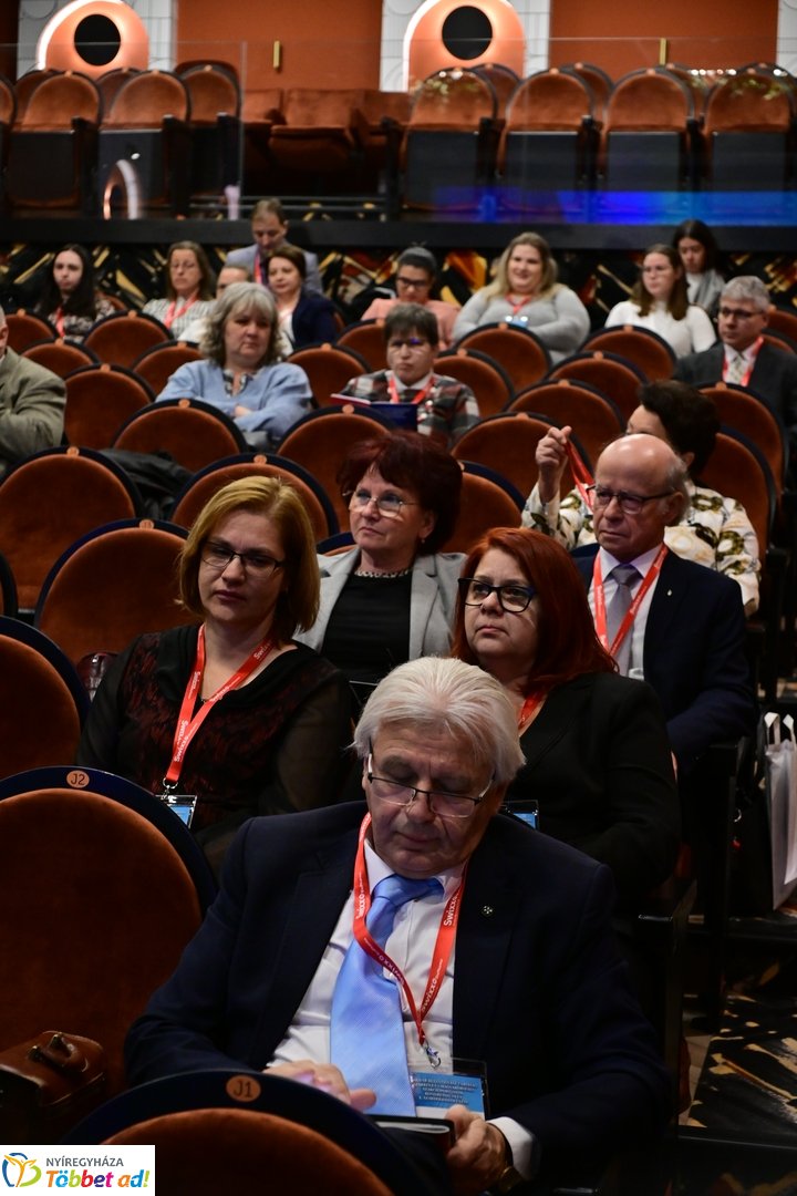 Belgyógyász kongresszus ülése 2025 novemberében