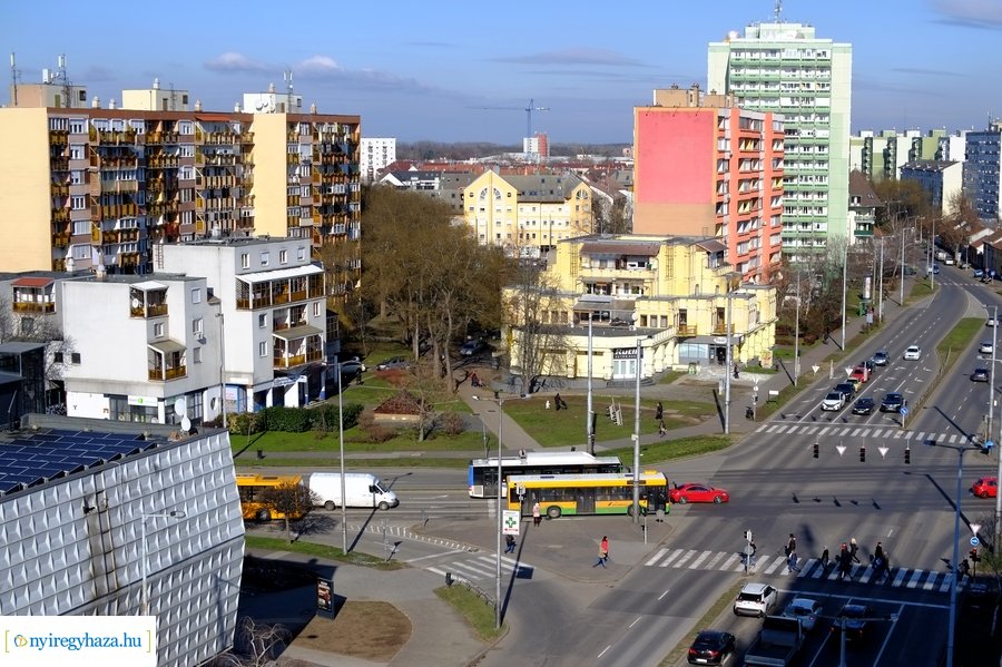 Belvárosi madártávlat - Kelet Áruház, Zsinagóga