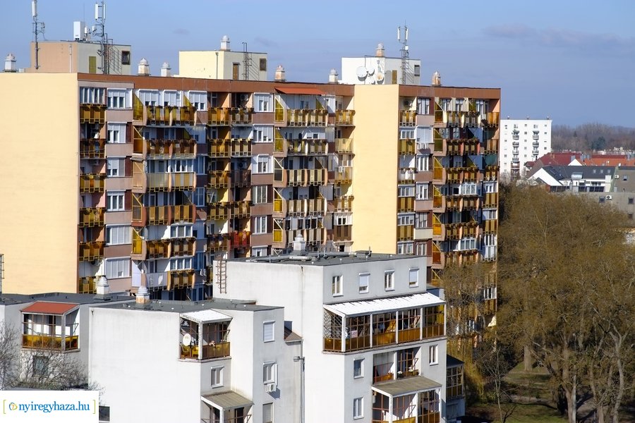 Belvárosi madártávlat - Kelet Áruház, Zsinagóga