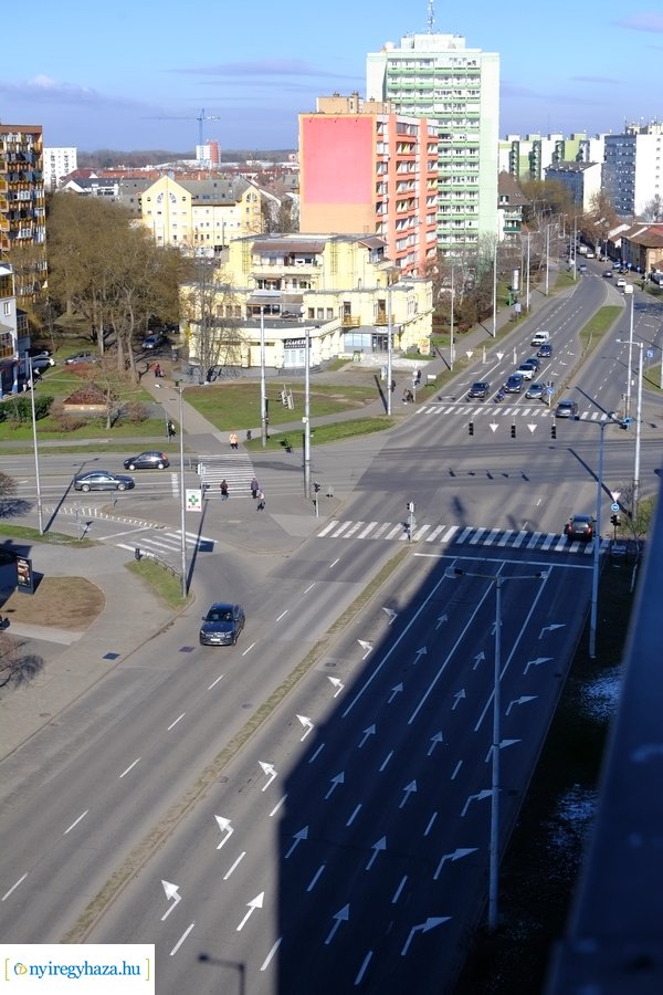 Belvárosi madártávlat - Kelet Áruház, Zsinagóga