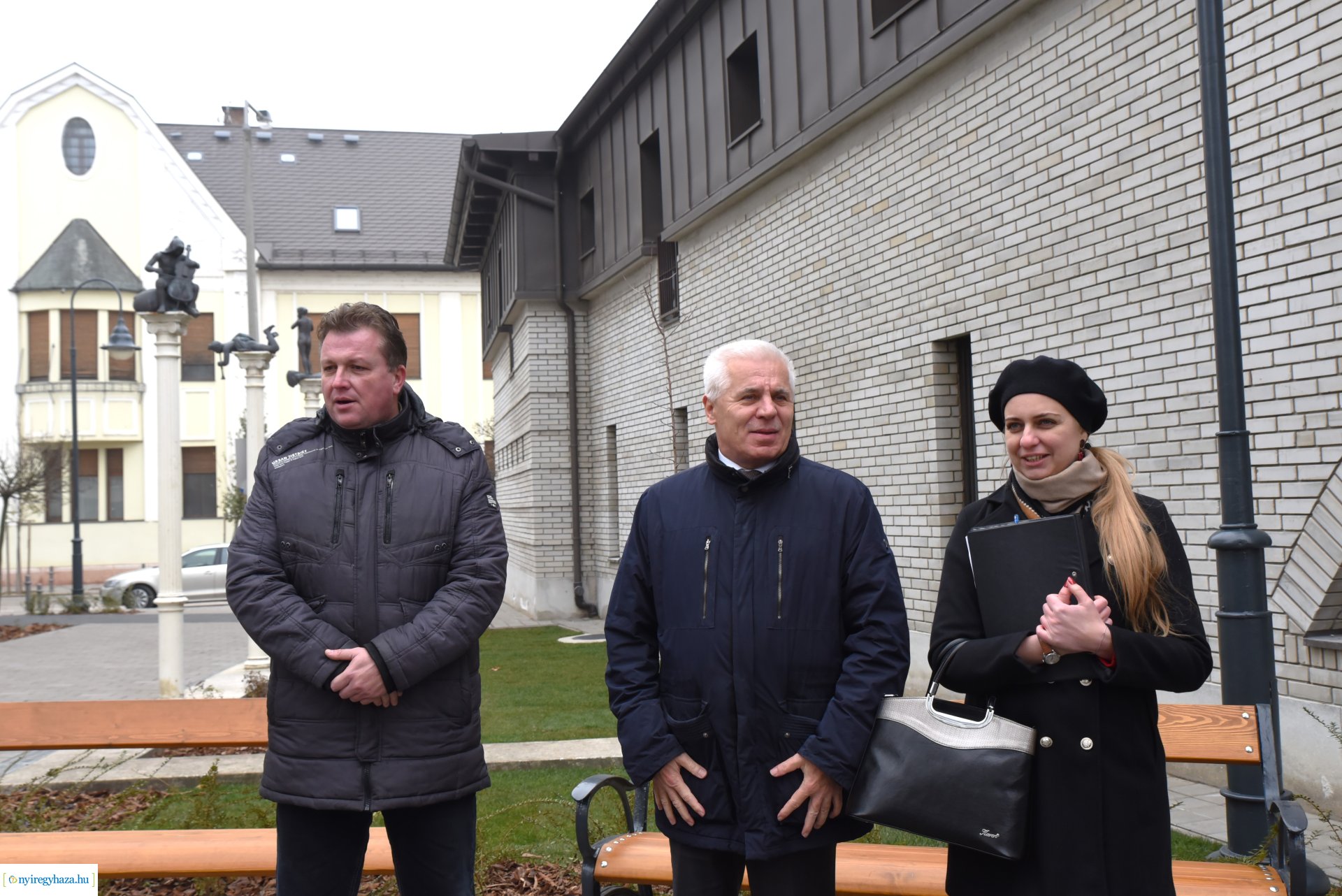 Bemutatták a megújult Szent Miklós teret az újságíróknak