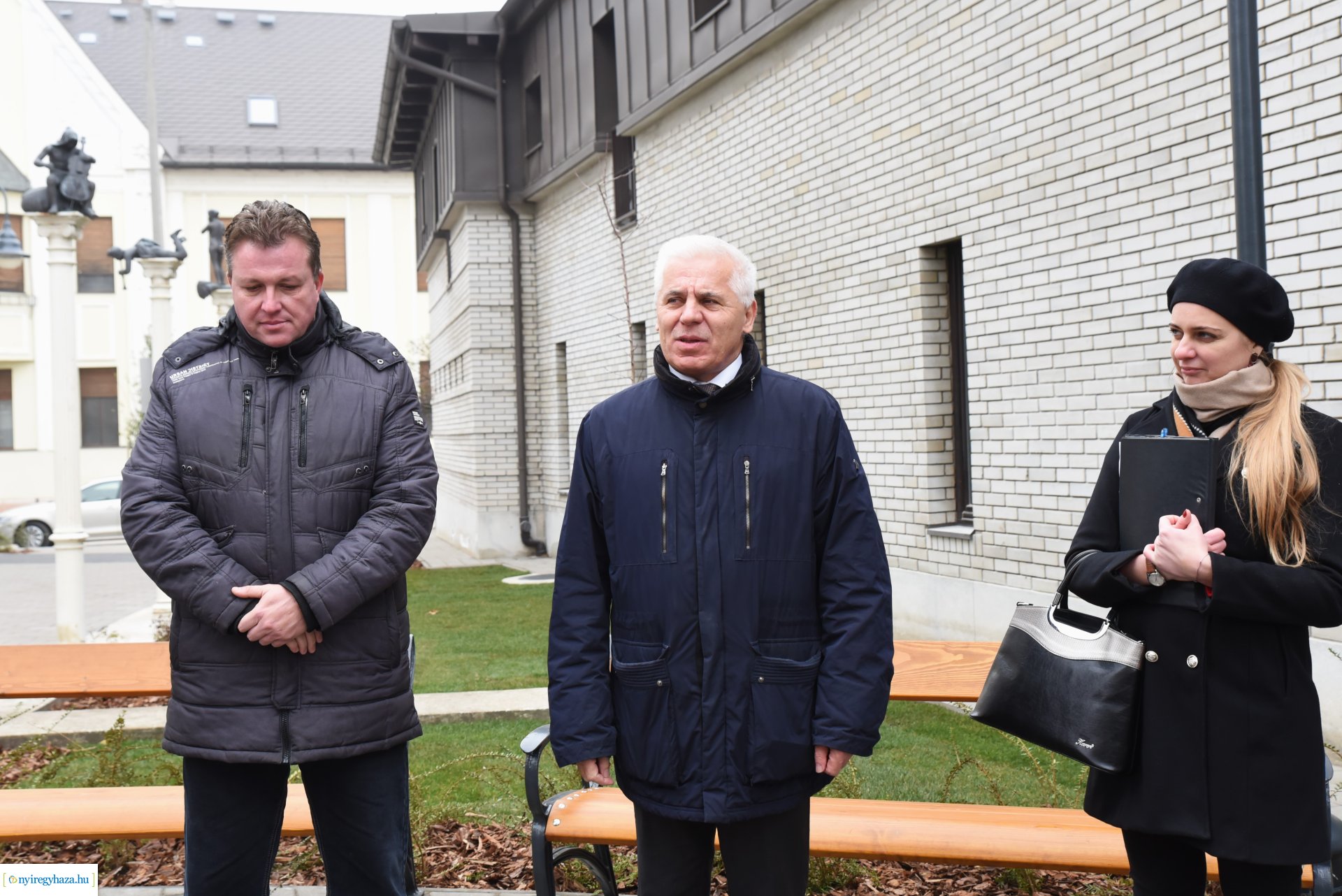 Bemutatták a megújult Szent Miklós teret az újságíróknak