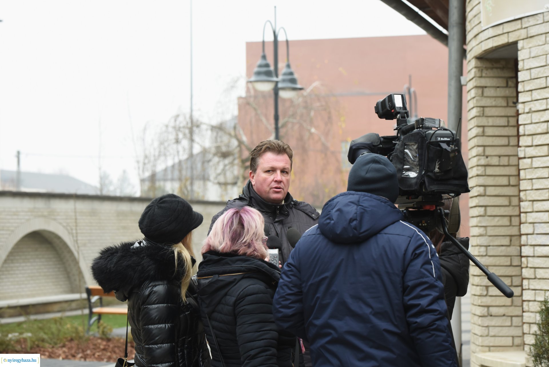 Bemutatták a megújult Szent Miklós teret az újságíróknak