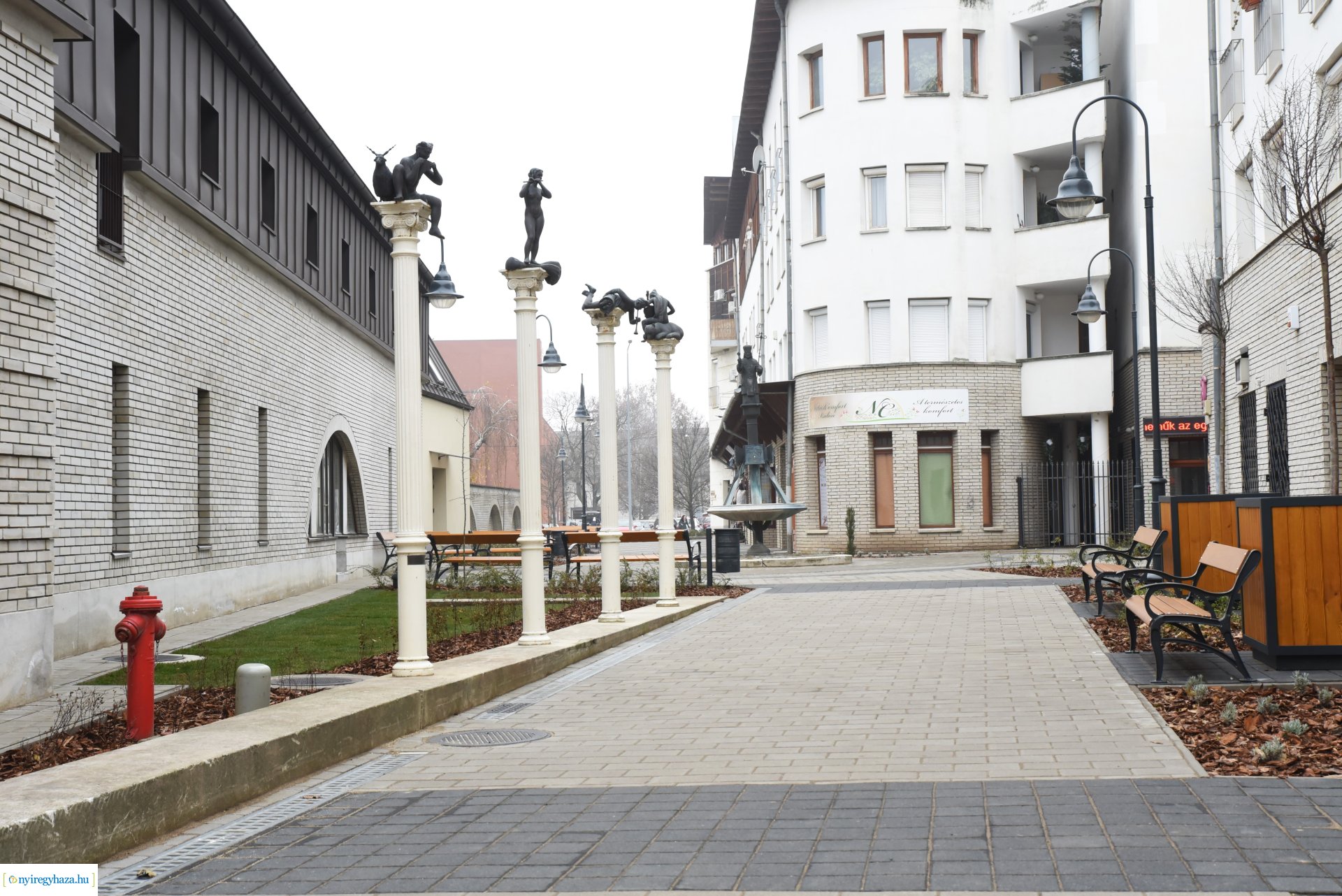 Bemutatták a megújult Szent Miklós teret az újságíróknak