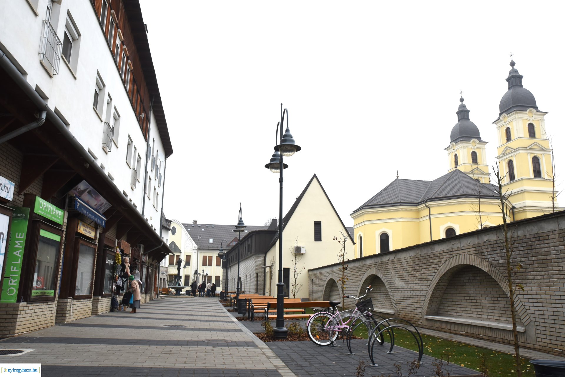 Bemutatták a megújult Szent Miklós teret az újságíróknak