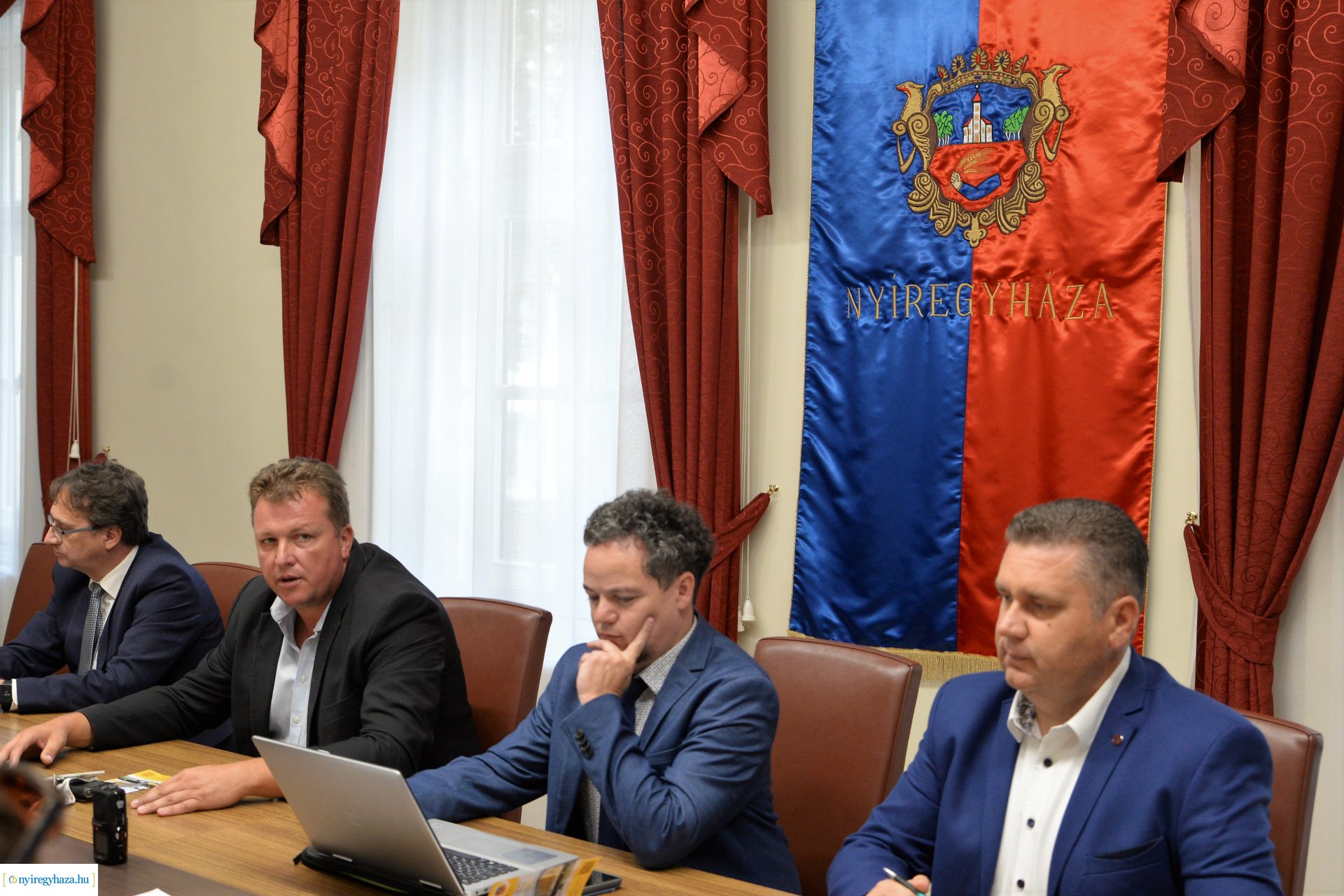 Bemutatták az új busz menetrendet