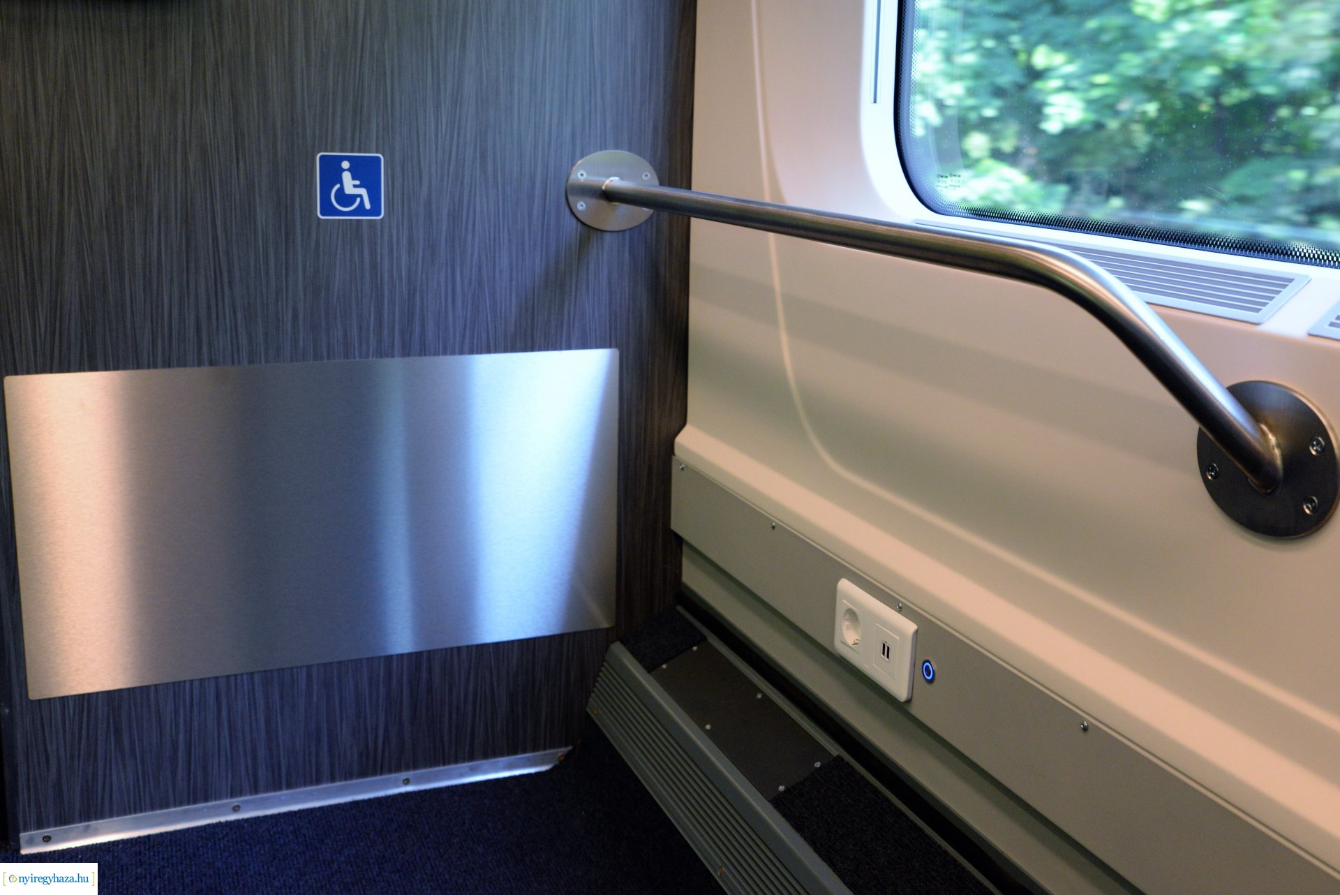 Bemutatták az új InterCity vonatot