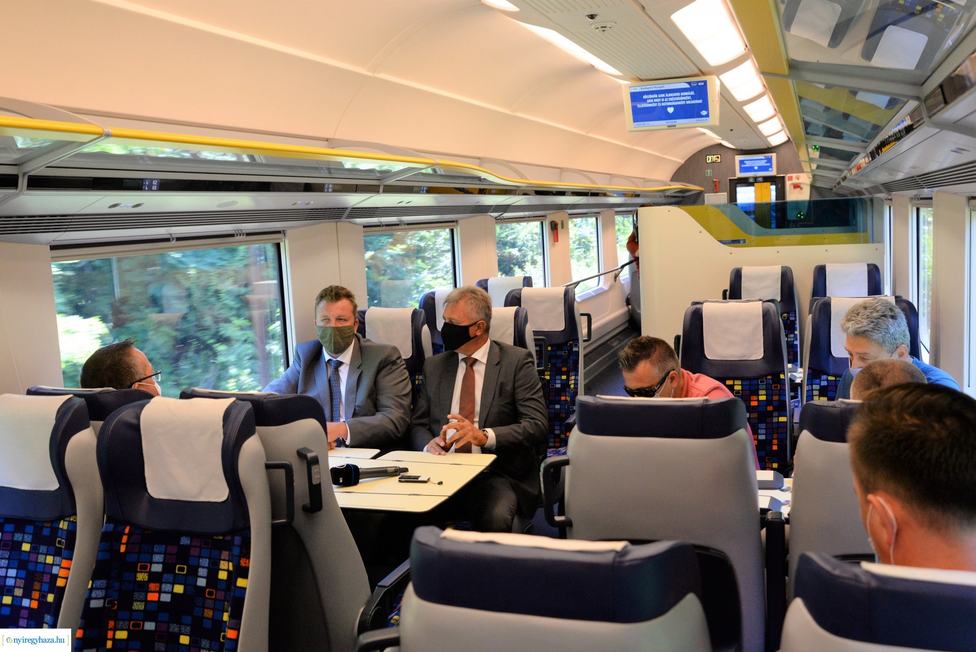 Bemutatták az új InterCity vonatot