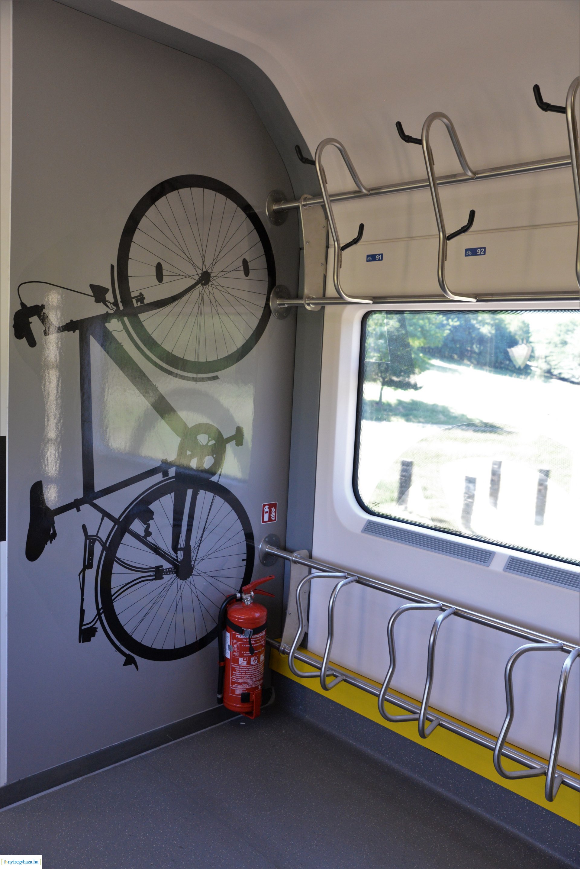 Bemutatták az új InterCity vonatot