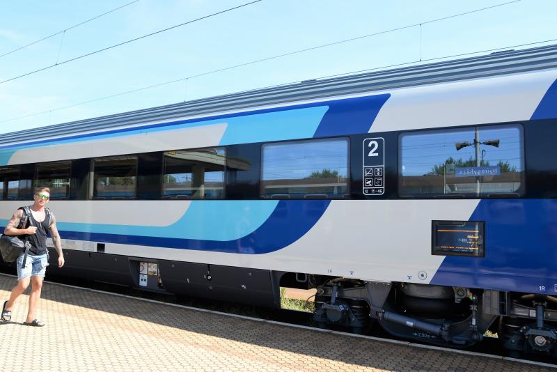 Bemutatták az új InterCity vonatot