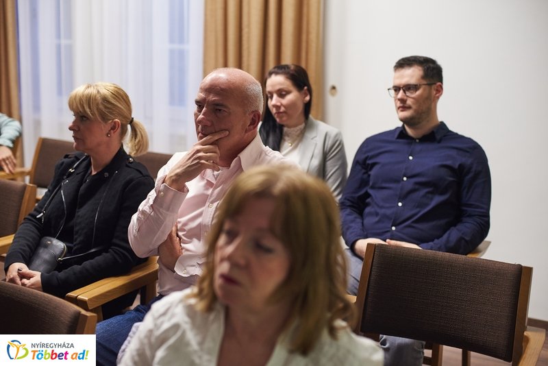 Bencs Esték - Gáspár Tibor