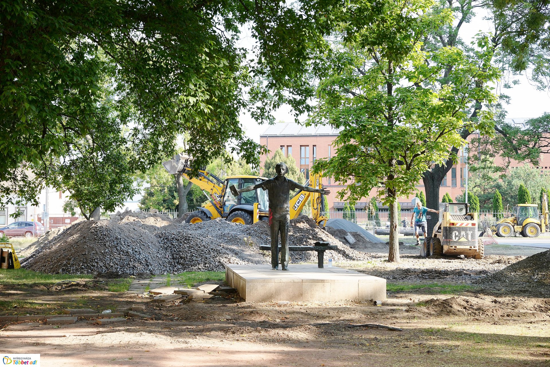 Benczúr-Bessenyi tér felújítása_2018.07.27.