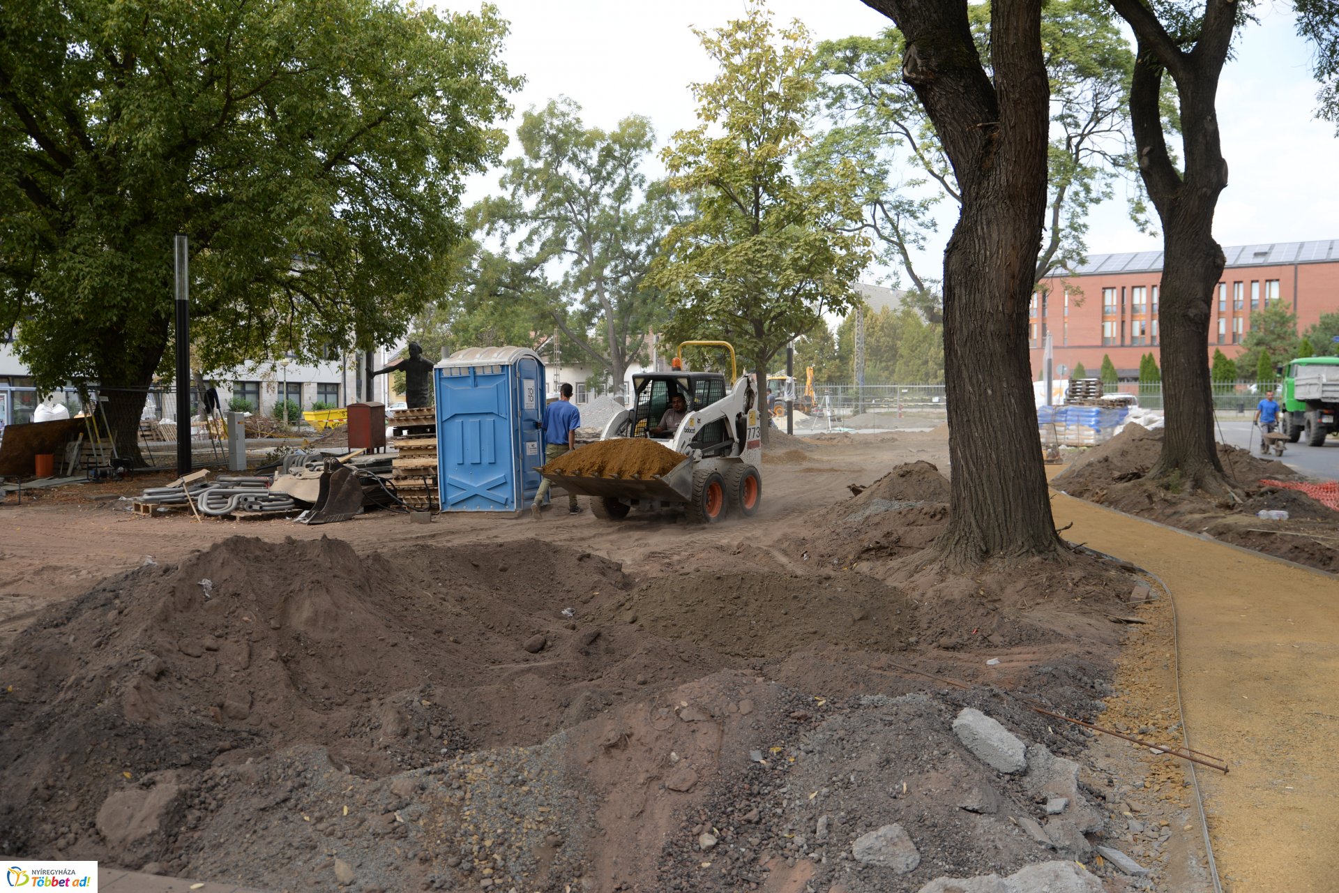 Benczúr-Bessenyi tér felújítása_2018.09.20.