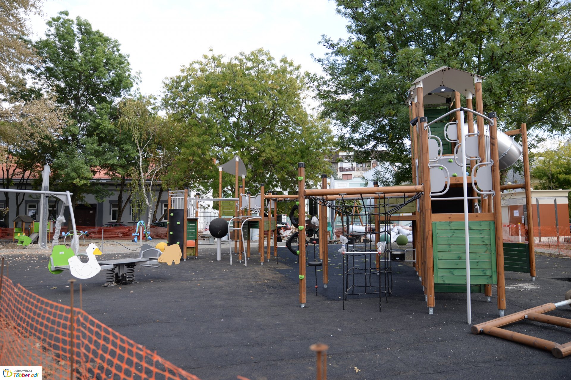 Benczúr-Bessenyi tér felújítása_2018.09.20.