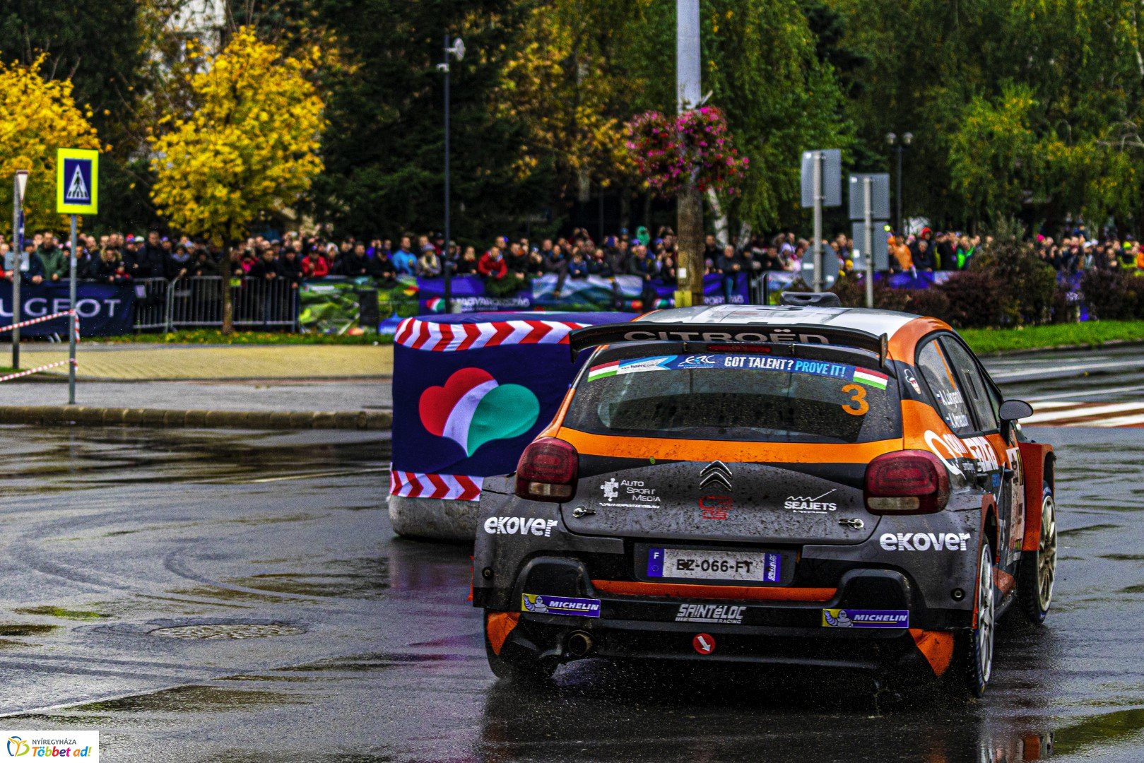 Benzingőz, gumicsikorgás... Ilyen volt a Nyíregyháza Rally EB