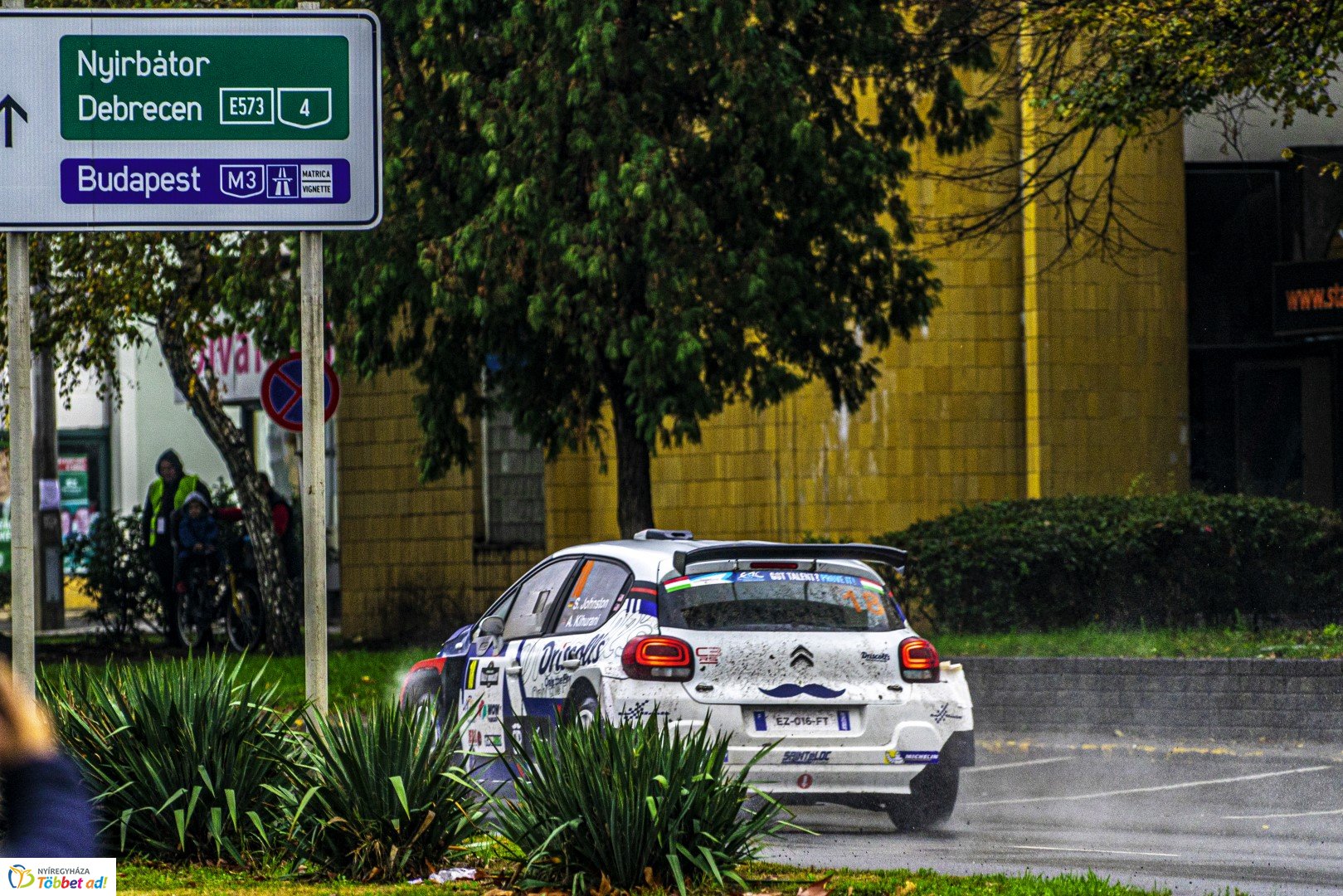Benzingőz, gumicsikorgás... Ilyen volt a Nyíregyháza Rally EB