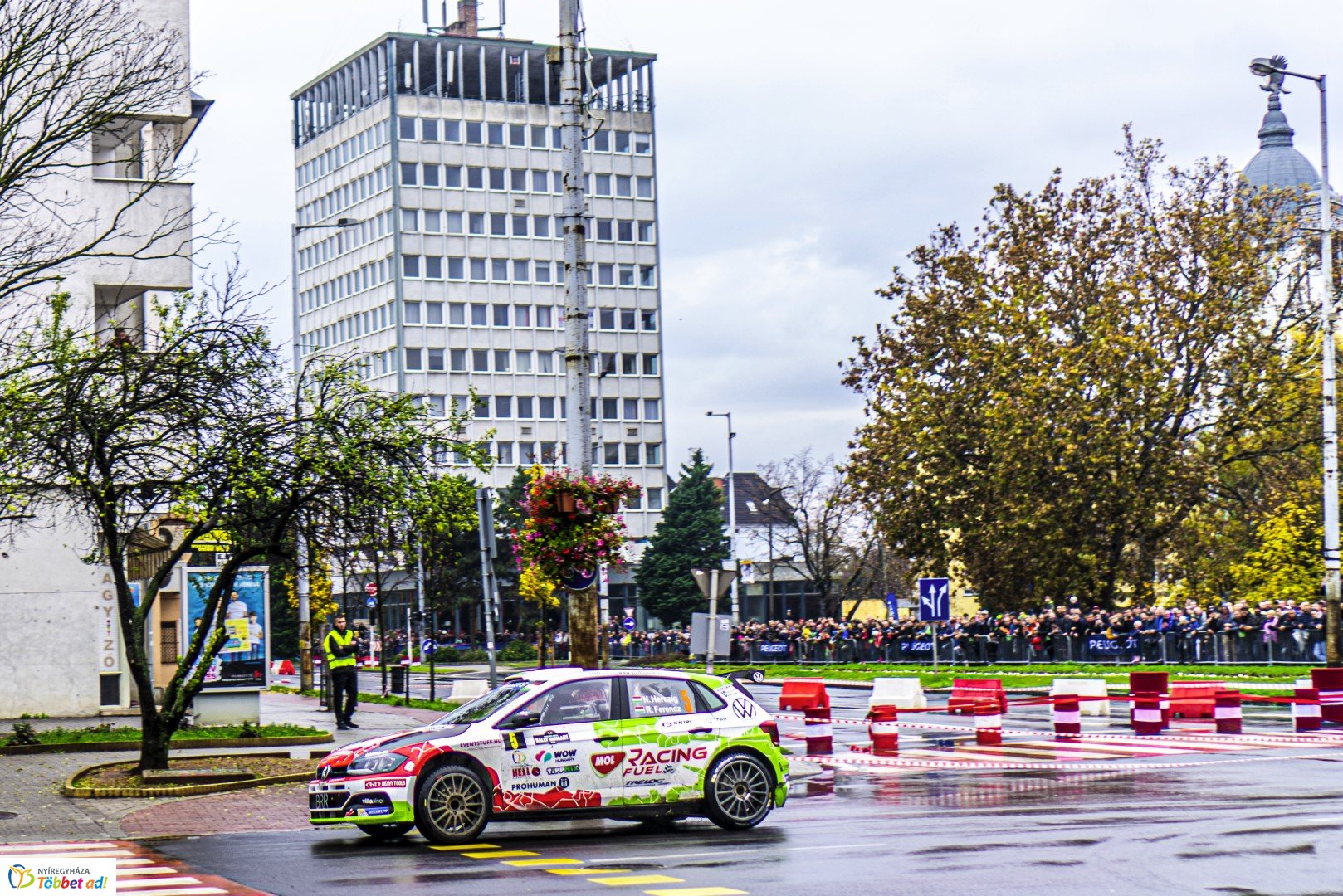 Benzingőz, gumicsikorgás... Ilyen volt a Nyíregyháza Rally EB