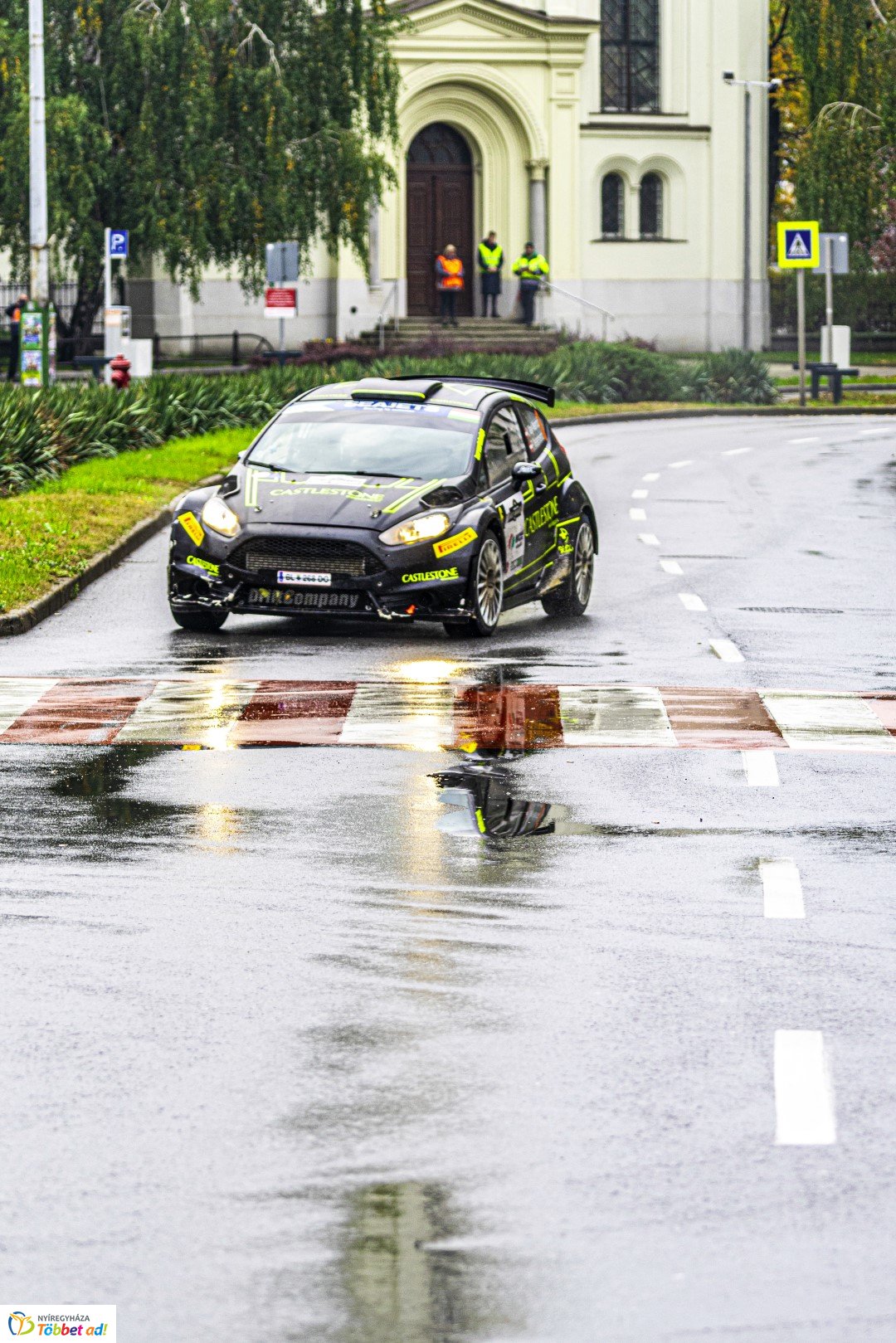 Benzingőz, gumicsikorgás... Ilyen volt a Nyíregyháza Rally EB