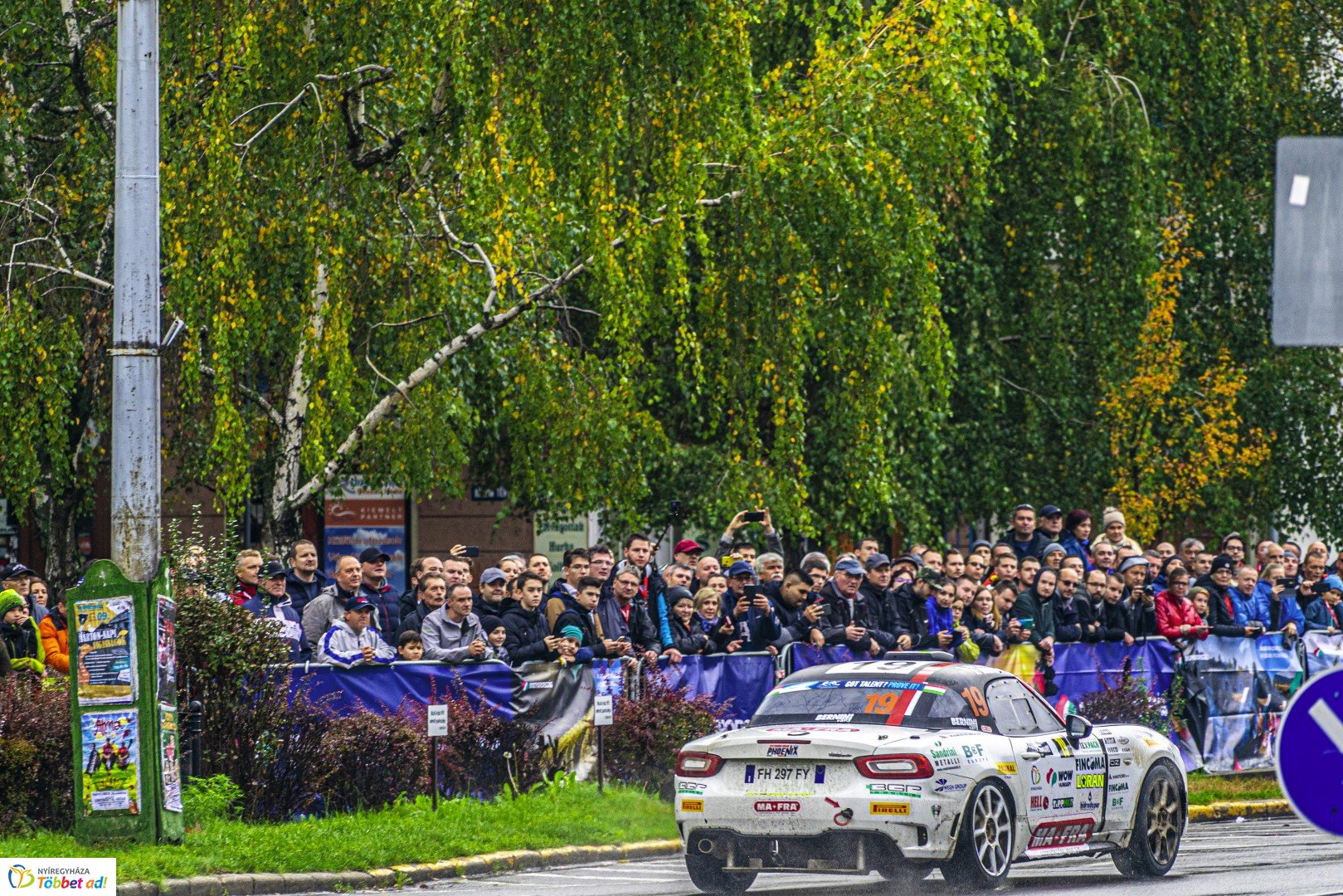 Benzingőz, gumicsikorgás... Ilyen volt a Nyíregyháza Rally EB
