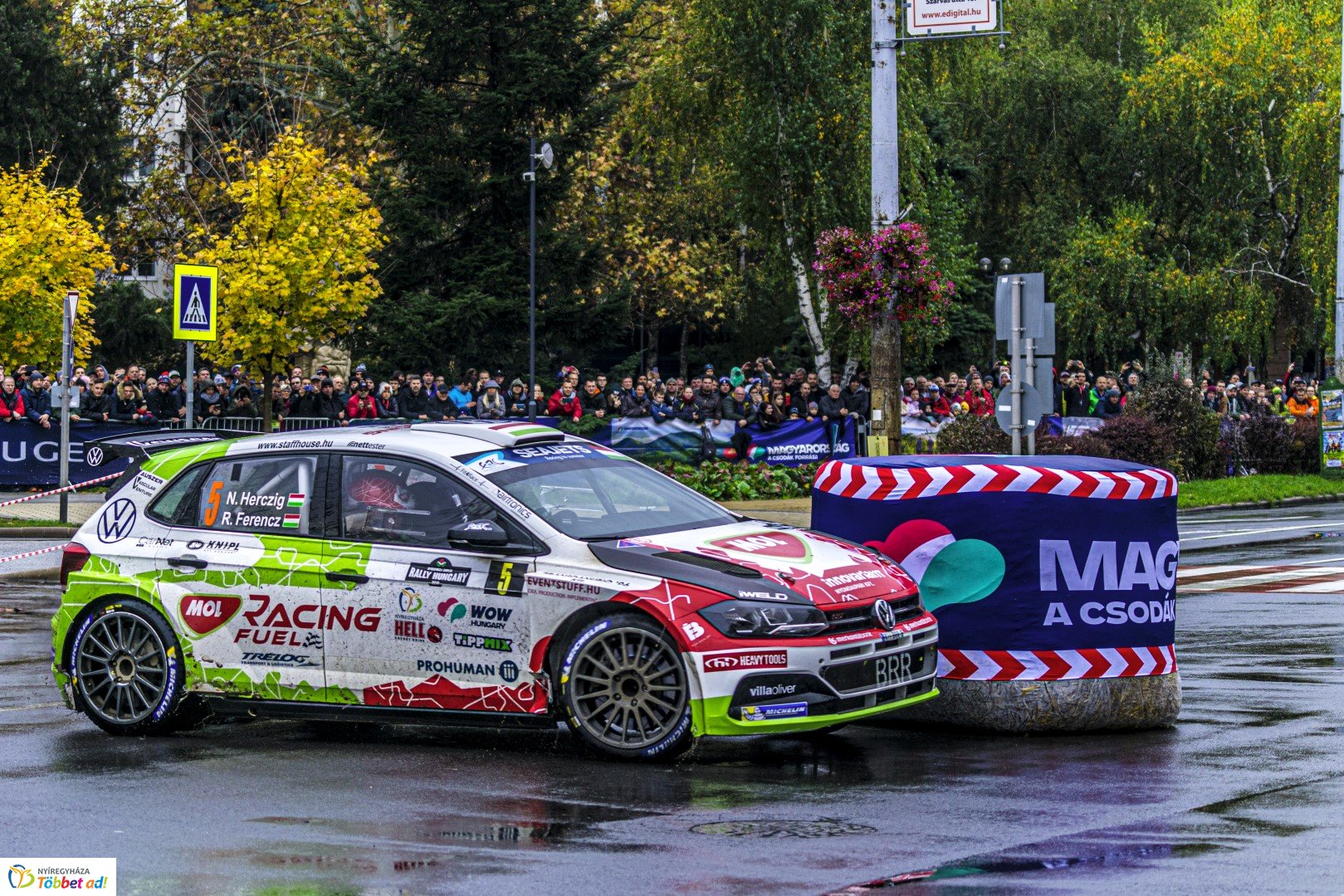 Benzingőz, gumicsikorgás... Ilyen volt a Nyíregyháza Rally EB