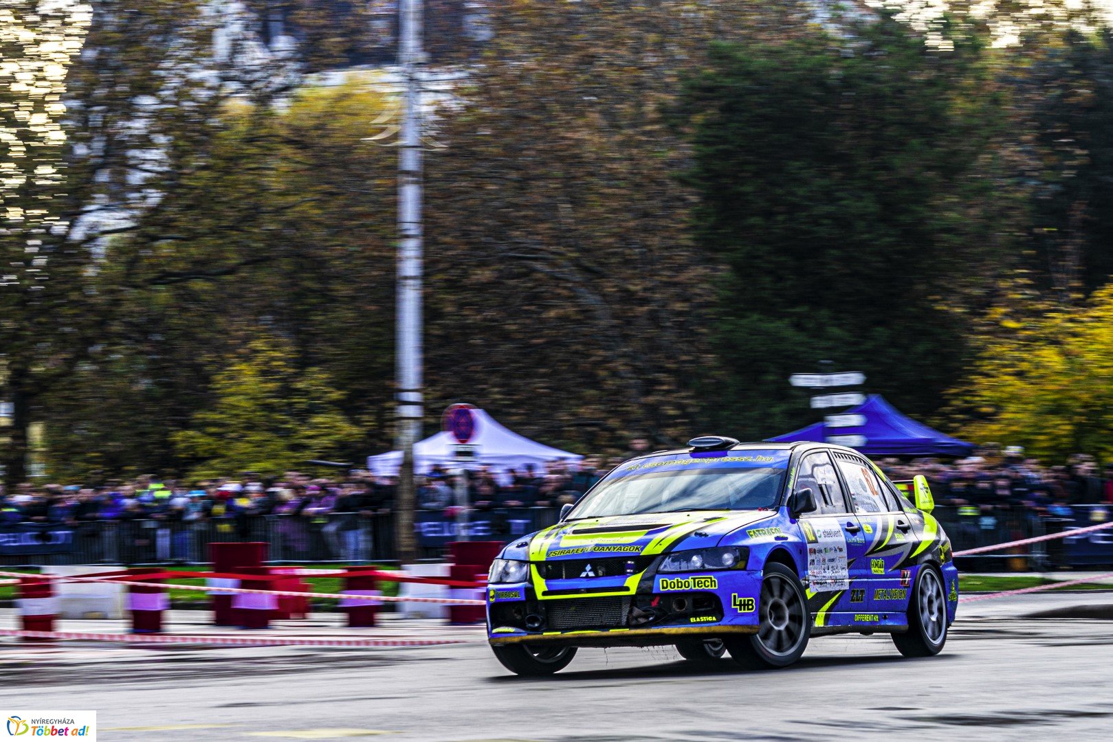 Benzingőz, gumicsikorgás... Ilyen volt a Nyíregyháza Rally EB
