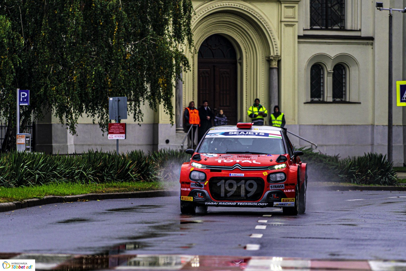 Benzingőz, gumicsikorgás... Ilyen volt a Nyíregyháza Rally EB