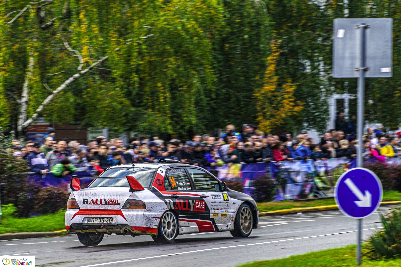 Benzingőz, gumicsikorgás... Ilyen volt a Nyíregyháza Rally EB