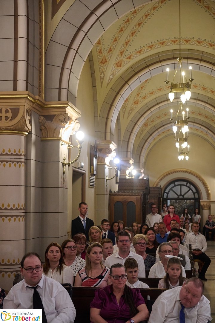 Bérmálás a Magyarok Nagyasszonya-társszékesegyházban 2026