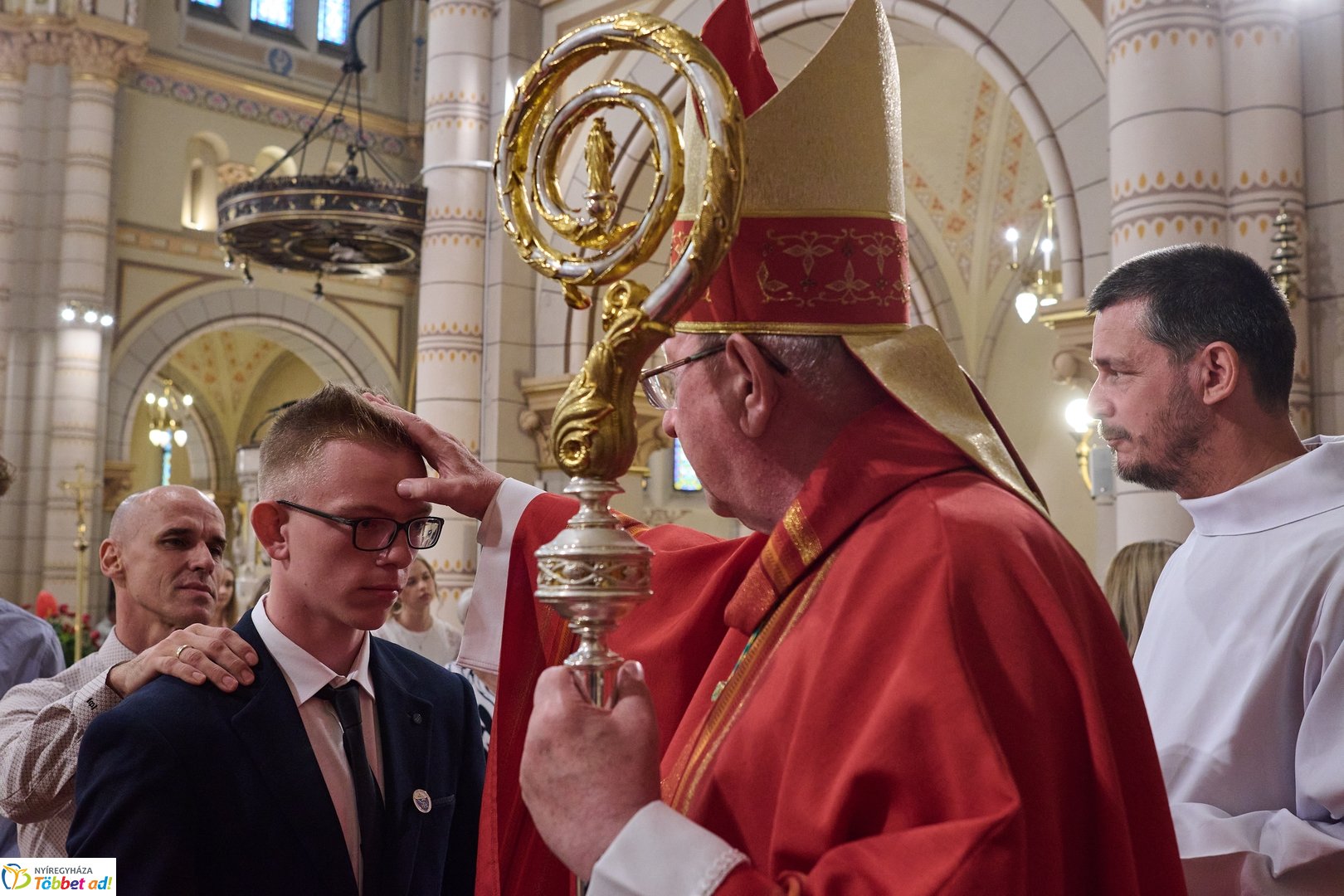 Bérmálás a Magyarok Nagyasszonya-társszékesegyházban 2026