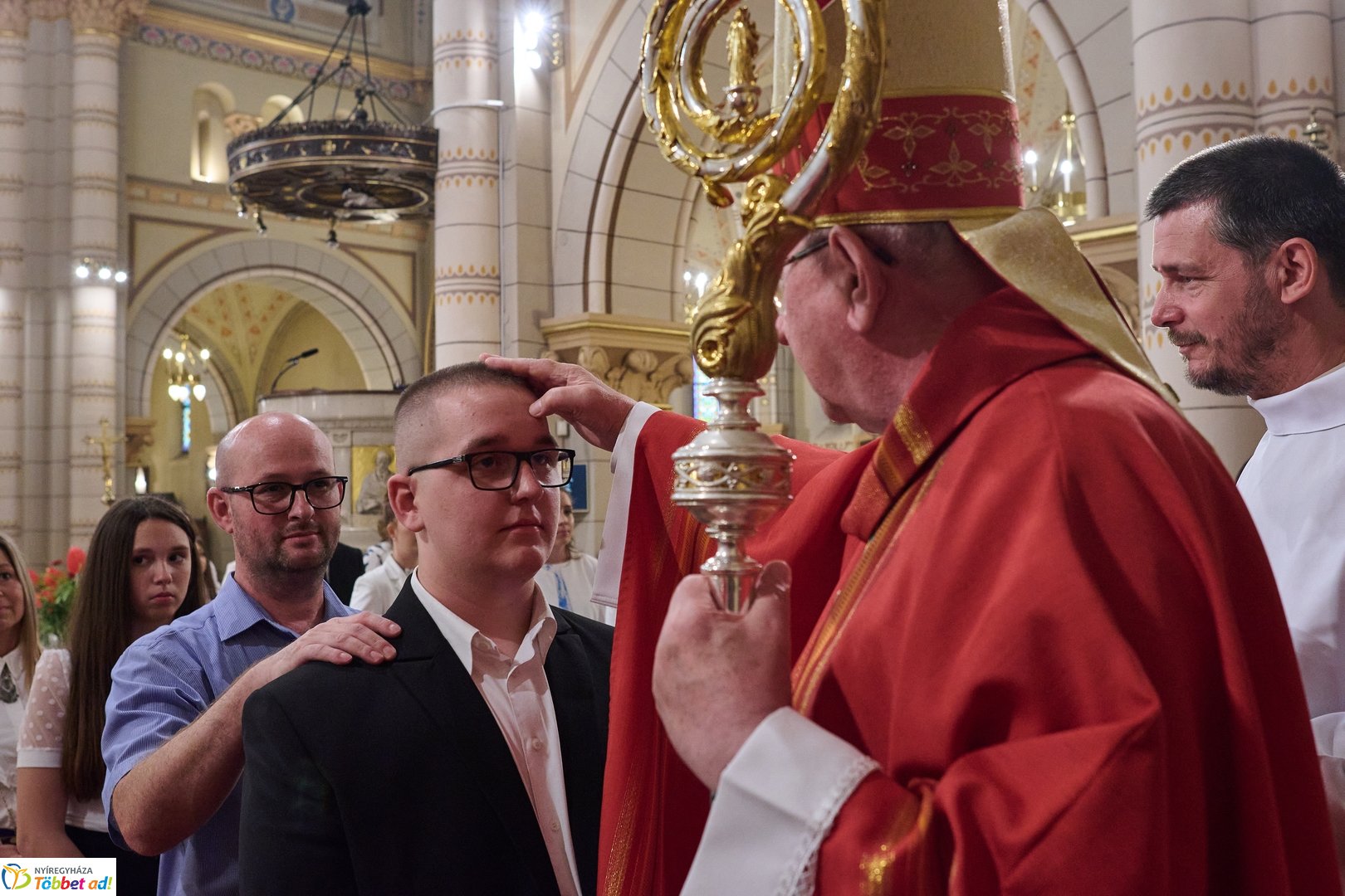 Bérmálás a Magyarok Nagyasszonya-társszékesegyházban 2026