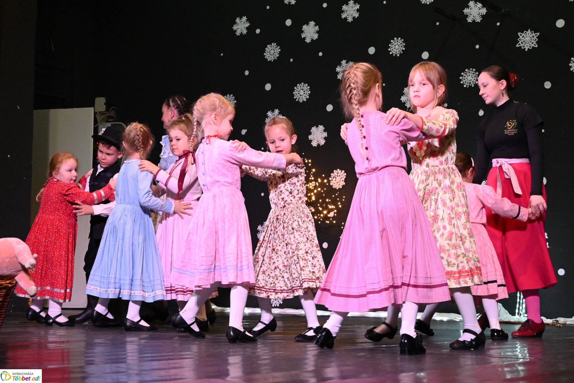 "Bethlehemi forgatag" - generációs karácsonyi ünnepség a Szabolcs Néptáncegyüttes szervezésében