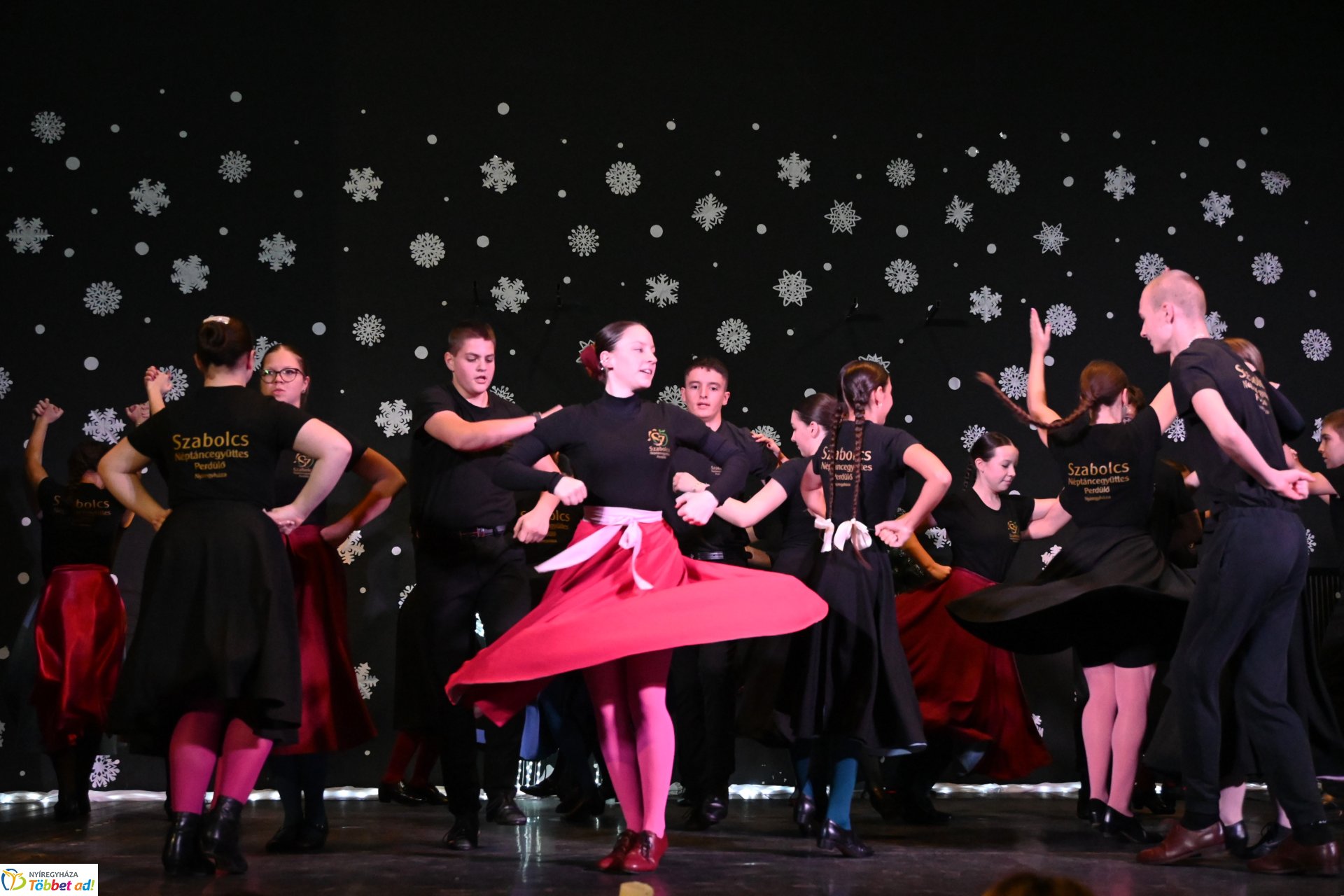 "Bethlehemi forgatag" - generációs karácsonyi ünnepség a Szabolcs Néptáncegyüttes szervezésében