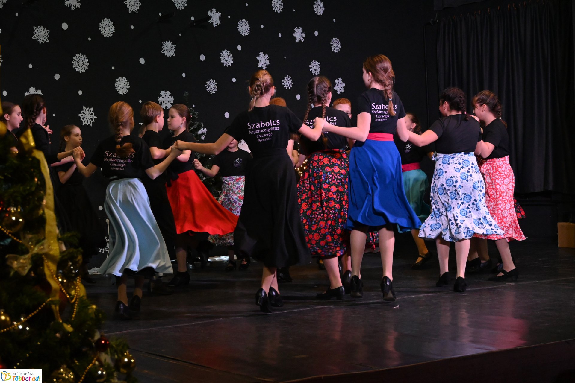 "Bethlehemi forgatag" - generációs karácsonyi ünnepség a Szabolcs Néptáncegyüttes szervezésében