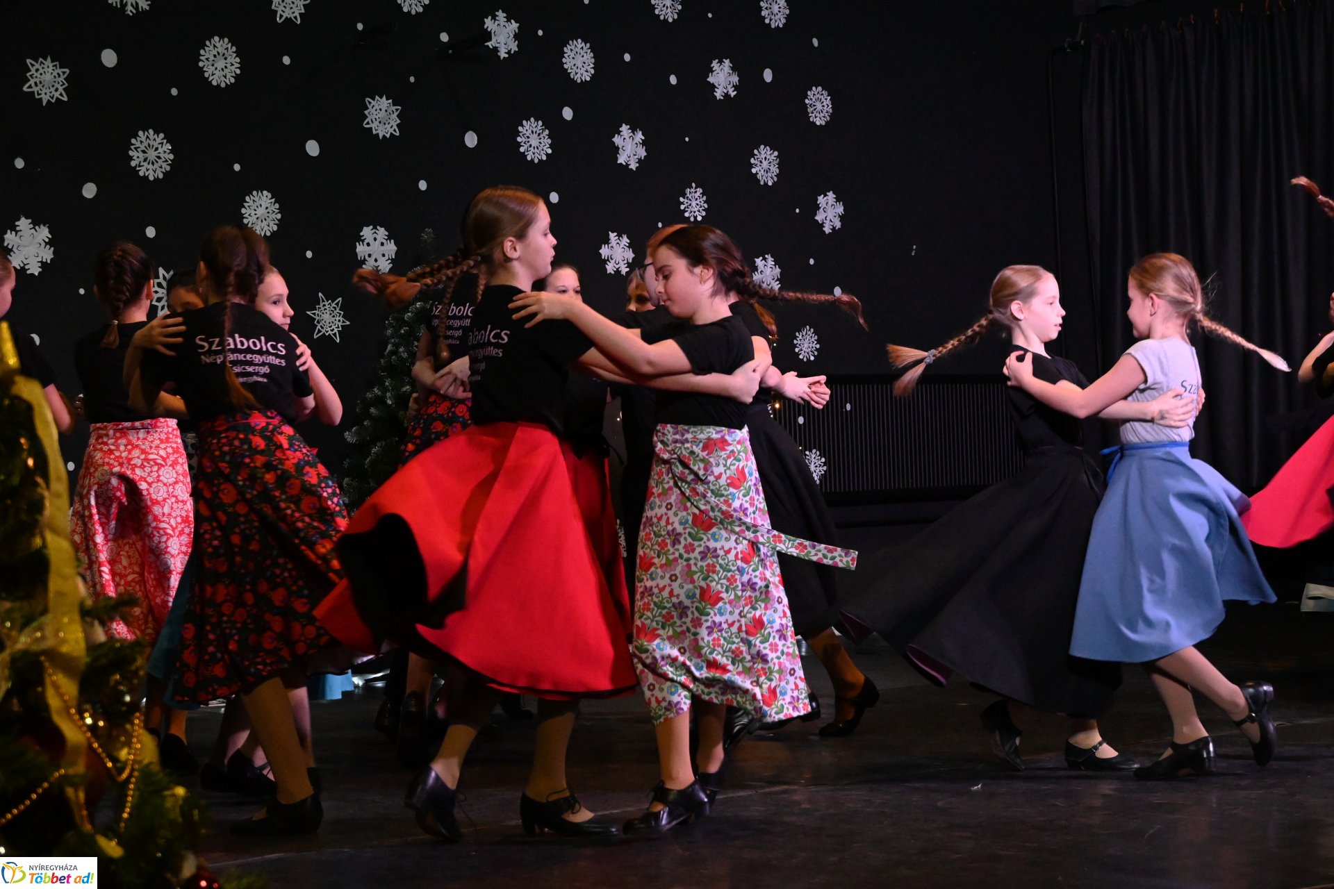 "Bethlehemi forgatag" - generációs karácsonyi ünnepség a Szabolcs Néptáncegyüttes szervezésében