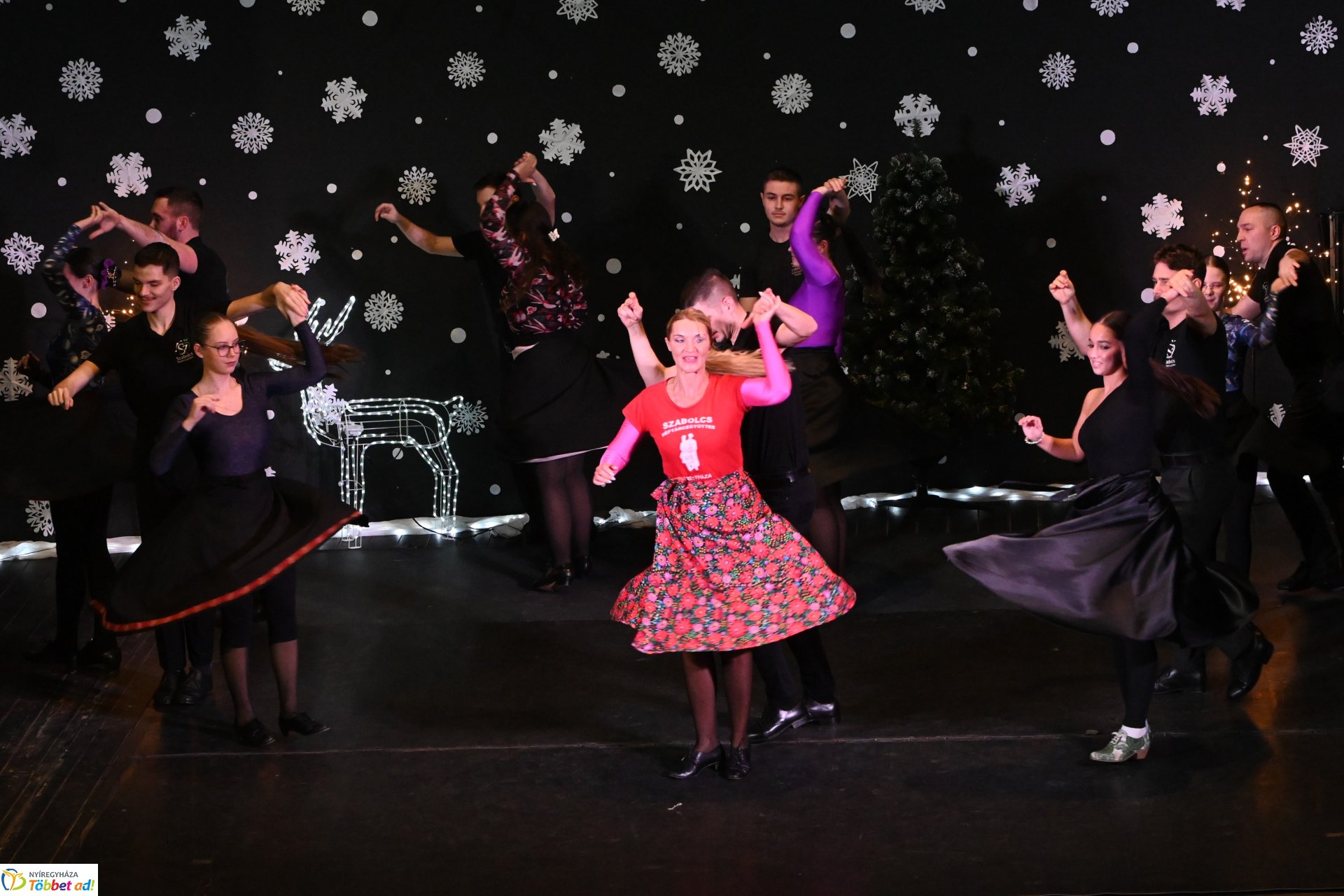 "Bethlehemi forgatag" - generációs karácsonyi ünnepség a Szabolcs Néptáncegyüttes szervezésében